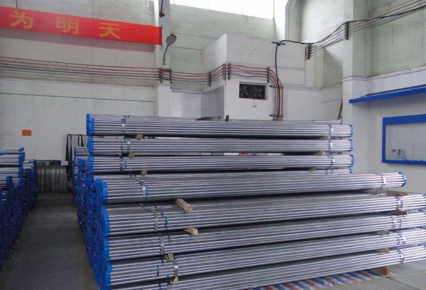 Wholesale Hot dipped galvanized round steel pipe/BS 1387 / ASTM A53 black galvanized structure steel pipe/carbon steel drain pipe from china suppliers