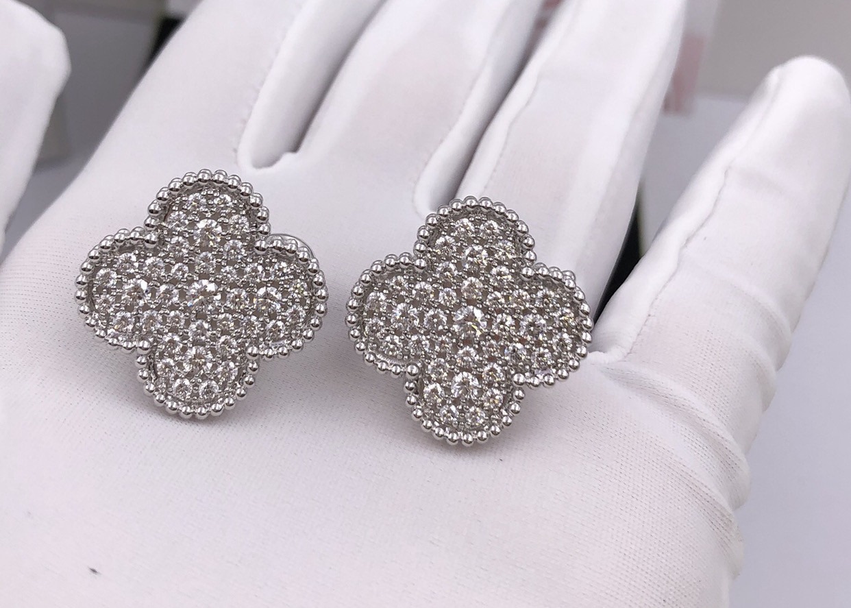 Wholesale Attractive Van Cleef And Arpels Clover Earrings from china suppliers