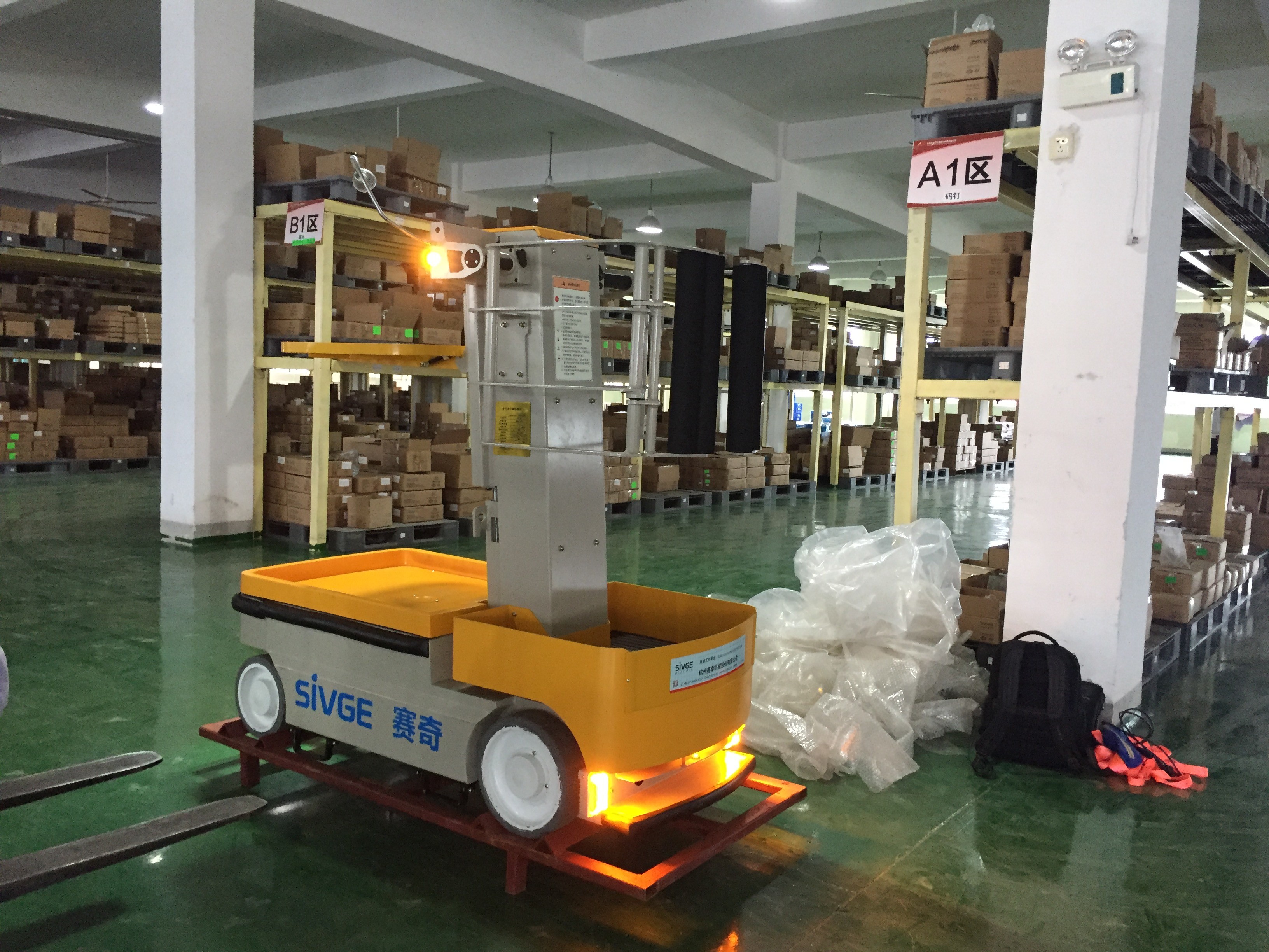 Wholesale 6 m Mast Type Aluminum Self Propelled Elevating Work Platforms Stock Picker with maintenance-free battery from china suppliers