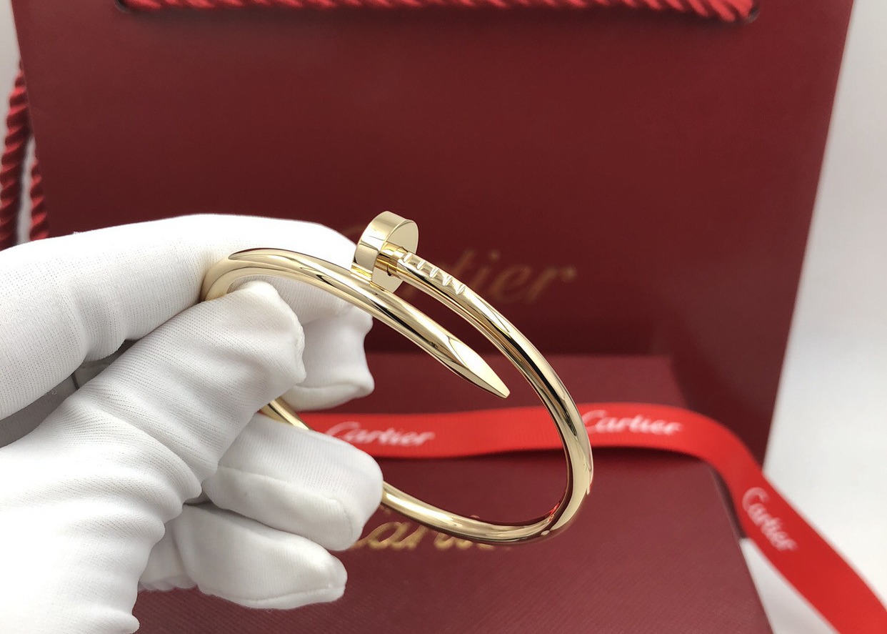 Wholesale Elegant Creative Certified 18K Gold Bracelet For Birthday Gift from china suppliers