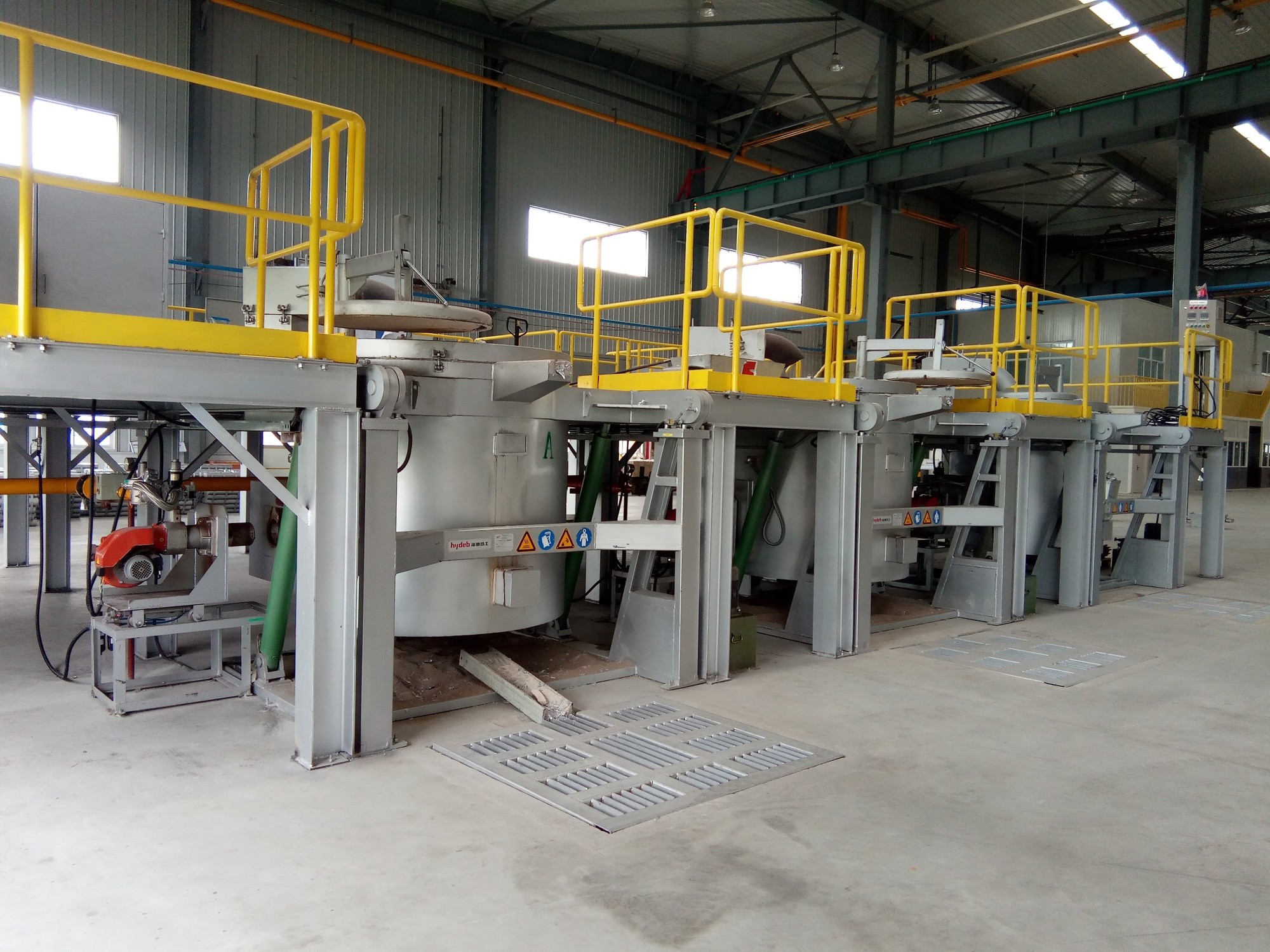 Wholesale Silent Operation Gelectric Foundry Aluminum Melting Furnace 800K Hydraulic Tilting from china suppliers