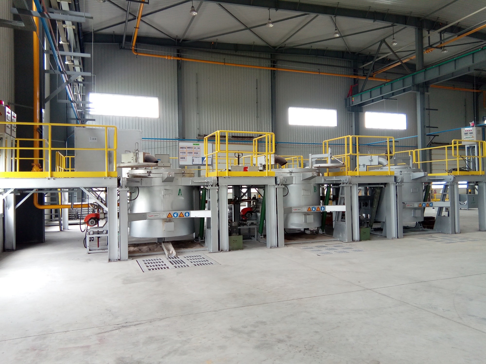 Wholesale 600kg 950C Industrial Electric Aluminum Melting Furnace For Die Casting from china suppliers