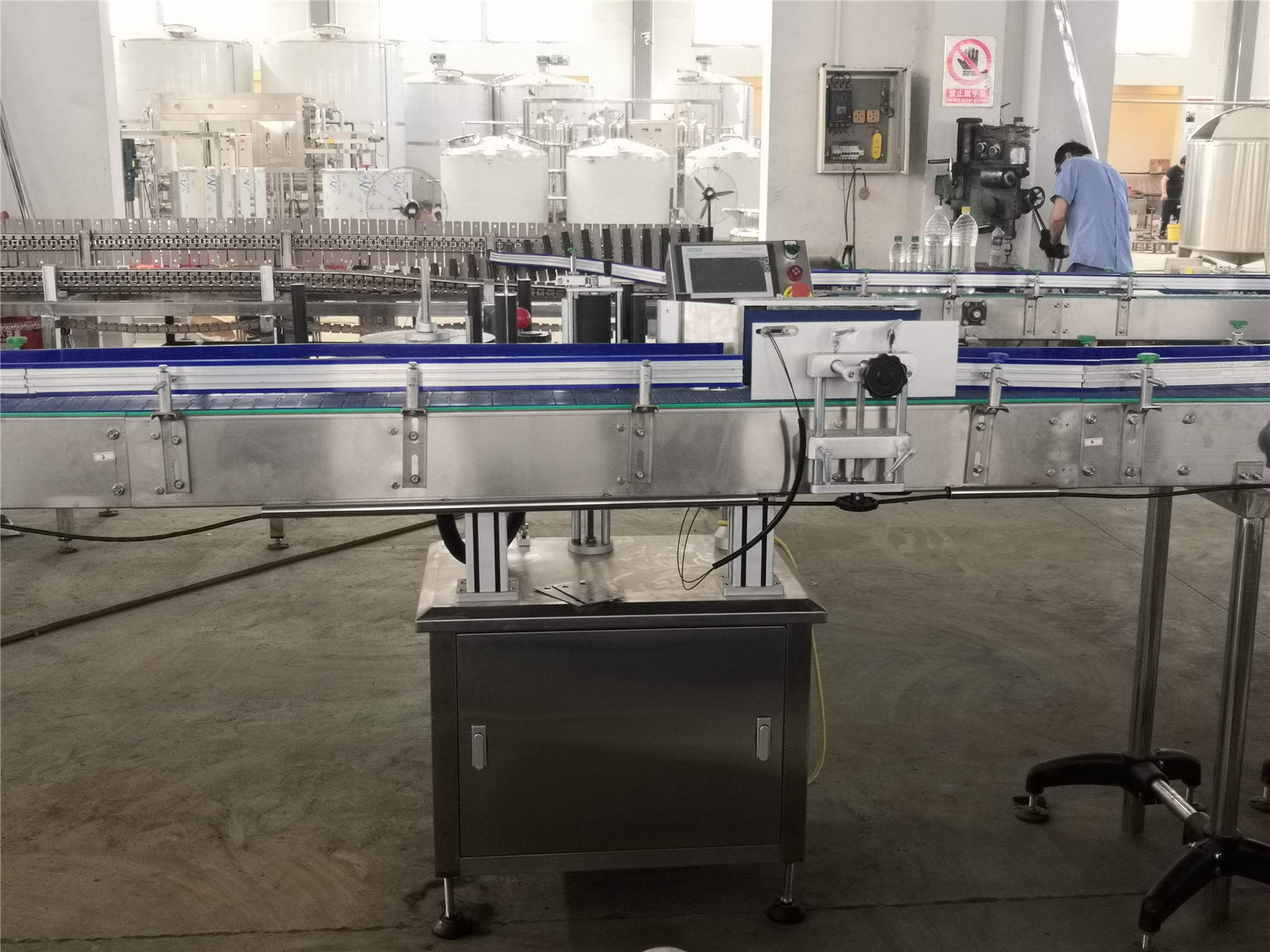 Wholesale Auto Wrapping 30m/Min Bottle Sticker Labeling Machine Adhesive Labeling Machine from china suppliers