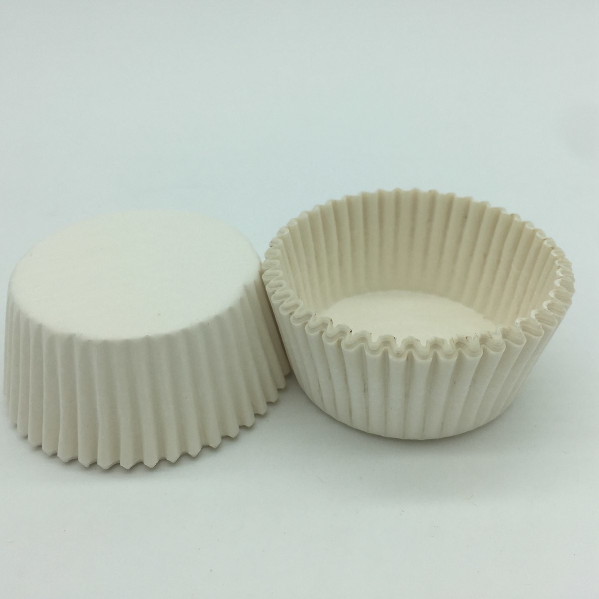Wholesale Custom White Greaseproof Cupcake Liners Round Shape Blueberry Muffin Cup from china suppliers
