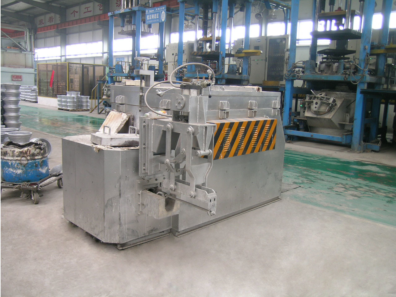 Wholesale 24 Hours Casting 600KG Peripheral Holding Furnace For Aluimnum Low Casting from china suppliers