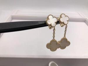 Wholesale Simple Stylish Van Cleef Arpels 2 Motifs 18K Gold Earrings Yellow Gold from china suppliers