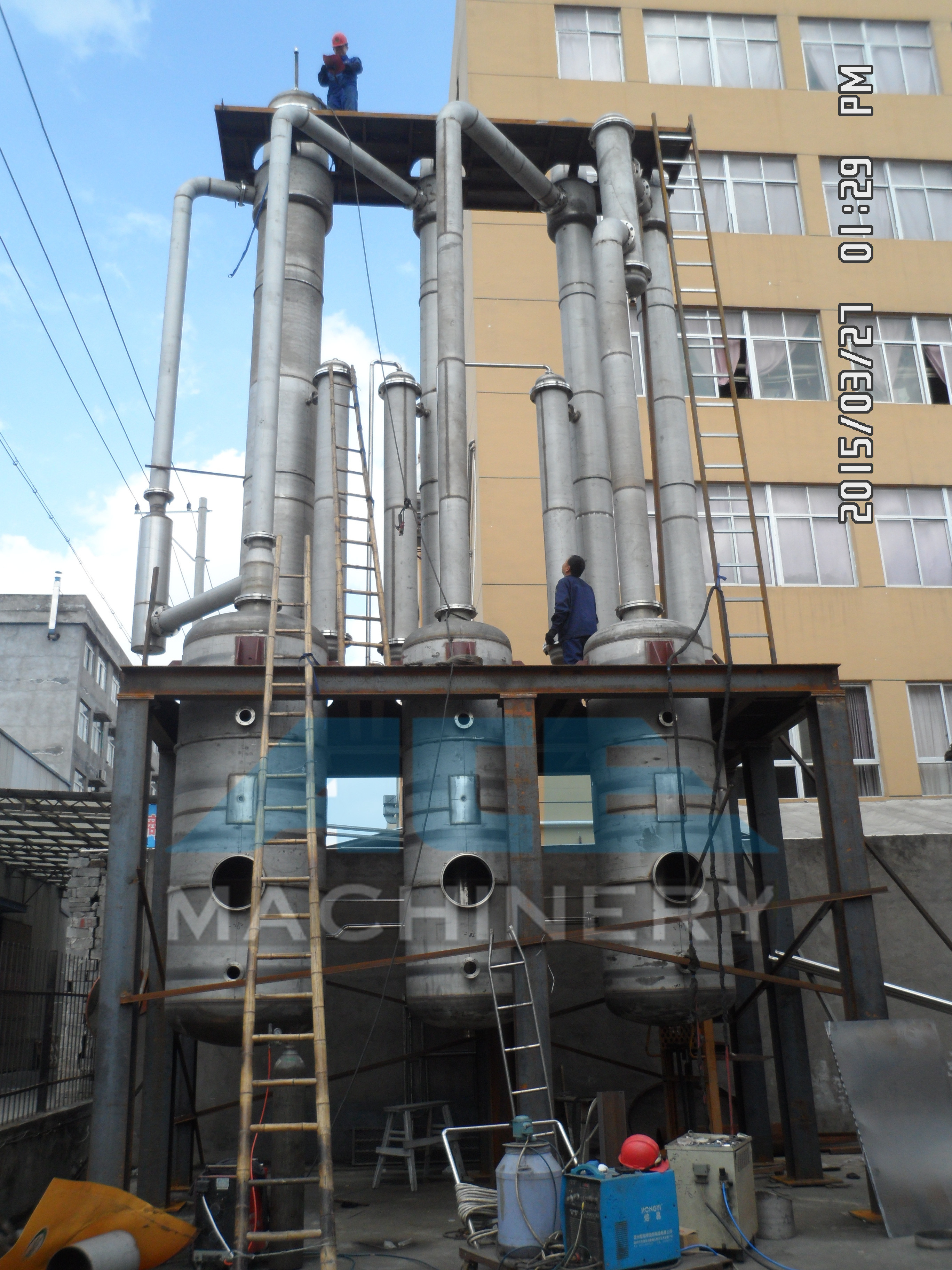 Wholesale Herbal Extraction High-Efficiency Triple-Effect Falling Film Thermal Evaporator from china suppliers