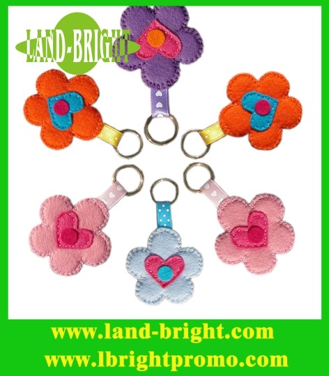 Wholesale beautiful flowers keychain ,felt keyring from china suppliers