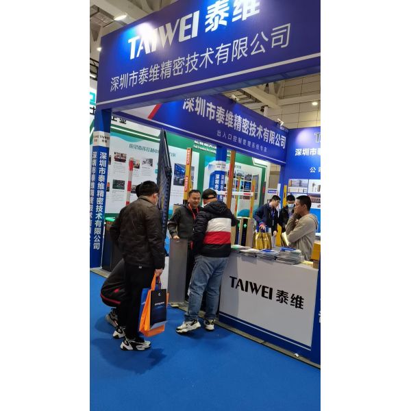 Automatic Electro Hydraulic Lifting Column Remote Control Stainless Steel Anti Collision