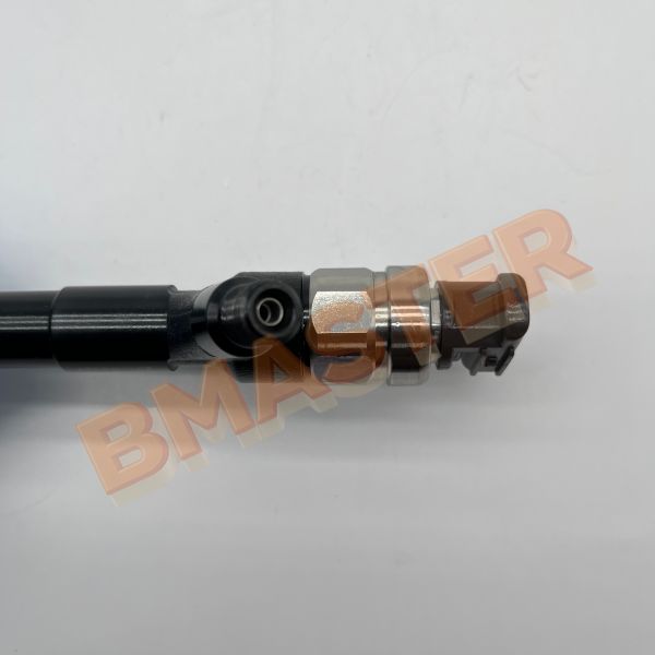 095000-9560 Fuel Injector For 4D56 Engine With Precision Fuel Atomization And Densoo Diesel Injector Compatibility
