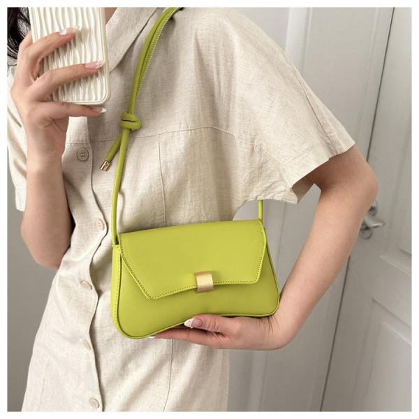 PORTABLE Saddle Bag Purse 2023 Collection Designer Handbags for Women's Portable Size