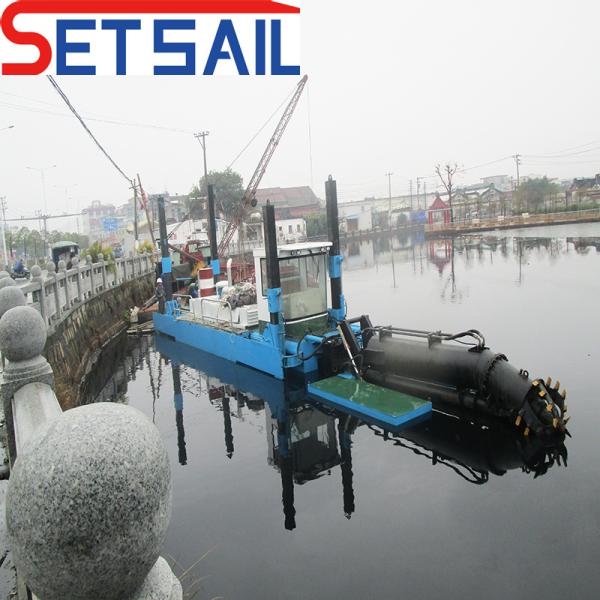 China Hydraulic 26inch Cutter Suction Dredger with Diesel Engine