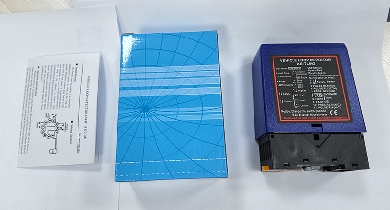 High Sensitivity Adjustable Vehicle Loop Detector for Barrier Gates in Harsh Environments