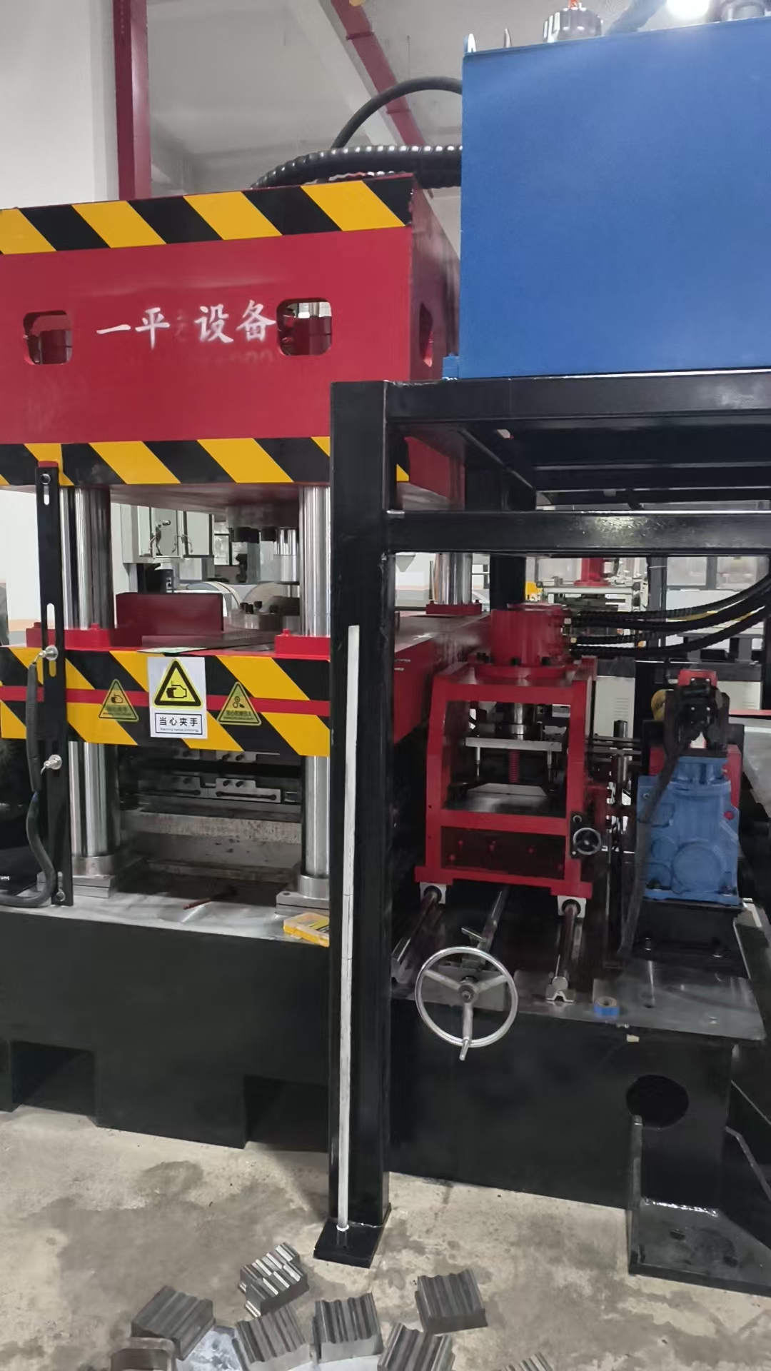 Stable Running Automatic Cable Tray Roll Forming Line with Adjustable Inlet Sheet Width 200mm-600mm and Hydraulic Fixed-length Shearing System