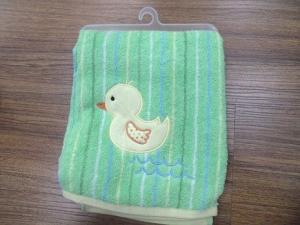China Personalized 100% Cotton Jacquard Bath Towel with Duck Embroide Wholesale Custom Children's Bath Towel on sale