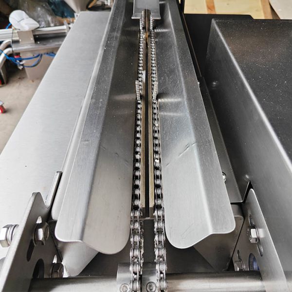 Factory Customized Pig Feet Half Cutting Machine Single Bone Saw for Sweer Corn Slicer