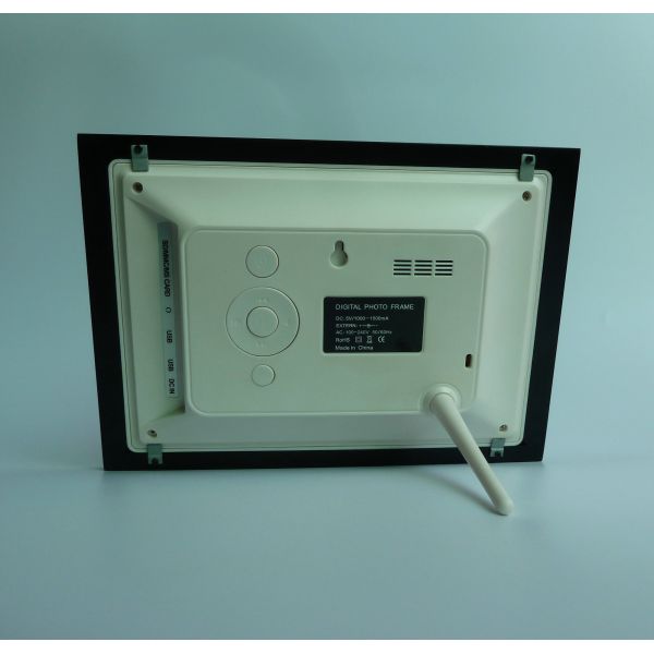 HD IPS Screen less expensive 7 inch ogrammable Android O.S. Touch Screen WiFi Digital Photo Frame with wooden frame