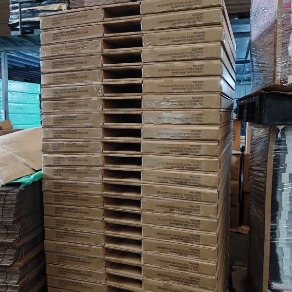 Width Depends PC Canopy General Outdoor Cover Polycarbonate Sheet Designed to Provide Protection Against Sun Rain and Wind
