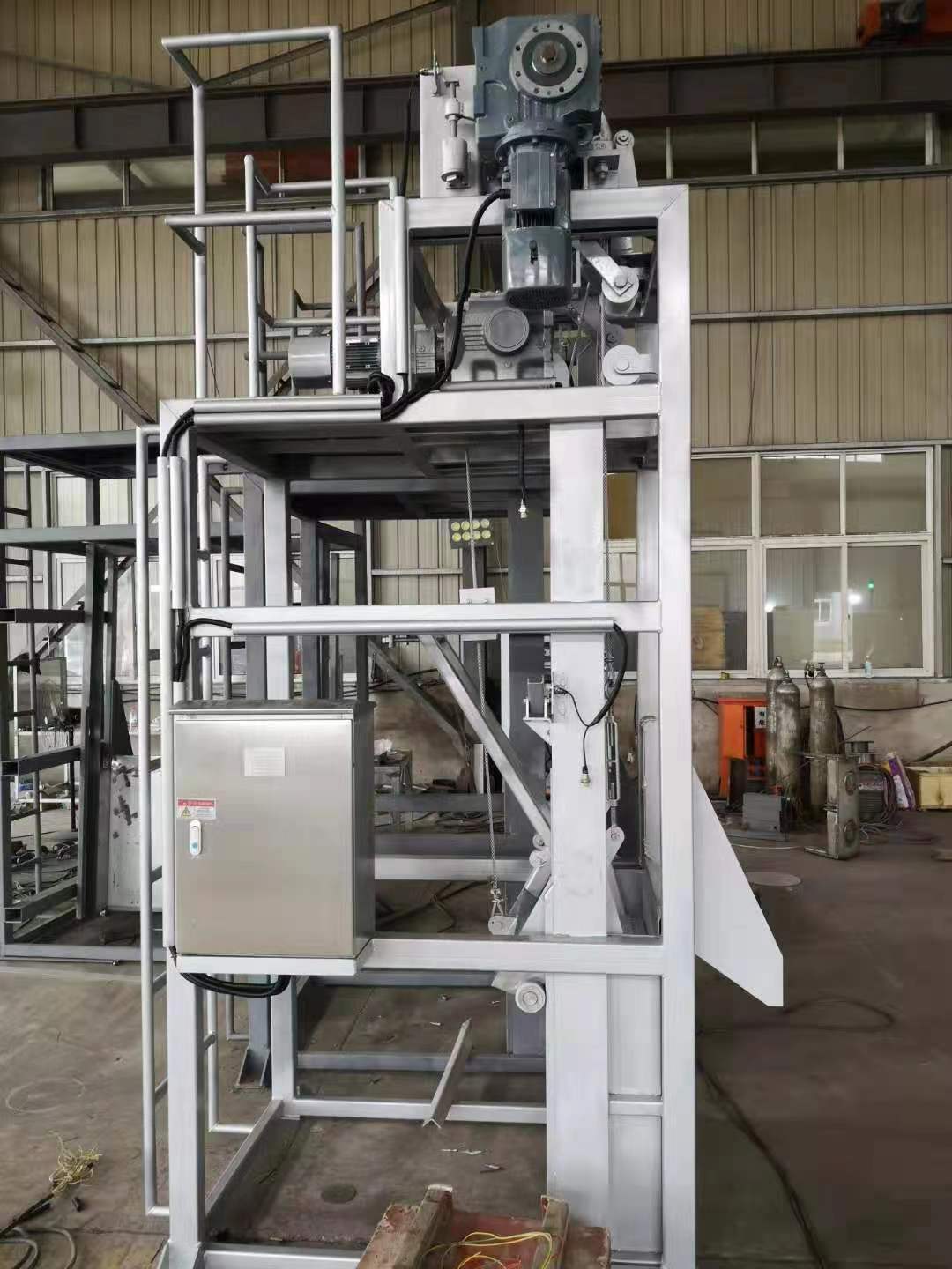 Cable-operated mechanical bar screen with forced closing force, corrosion resistant design, and overload protection for heavy debris interception