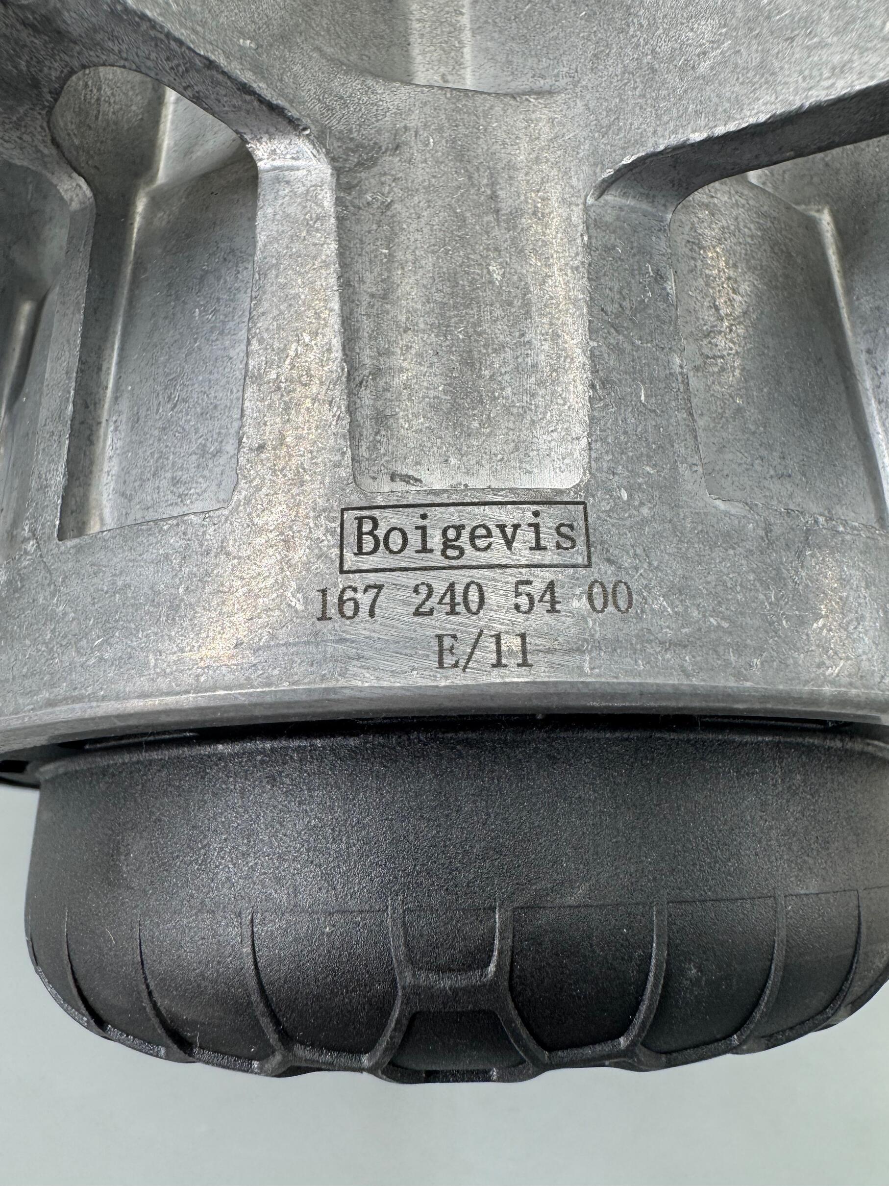 BOIGEVIS High Quality Engine Mounts 1672405400 for Benz