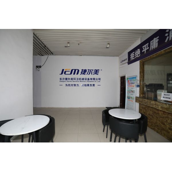High Precision Garbage Truck Components Compact Garbage Truck Bucket Flipping Mechanism