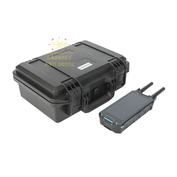 Handheld Drone Detector 100MHz-6GHz 1.5-2km Range Wearable