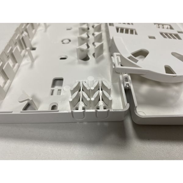Fiber Optic Termination Box for FTTH Indoor Wall Mount with 8 Core Capacity
