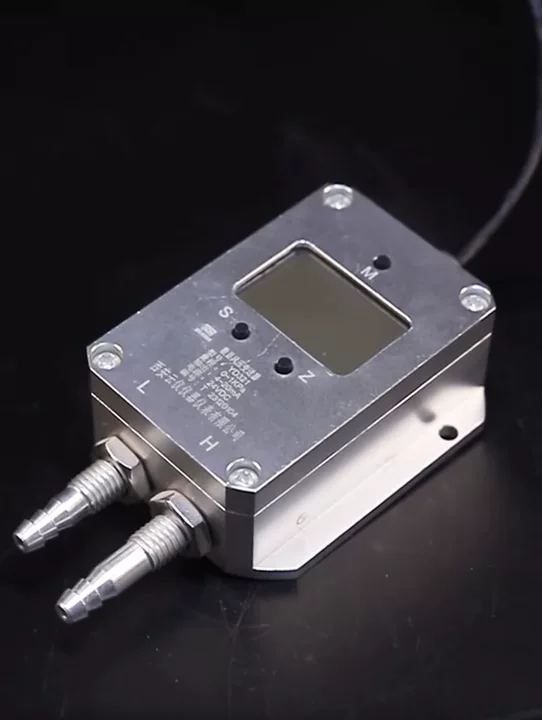 YD321 Differential Pressure Transmitter Ideal for Cleanrooms and Environmental