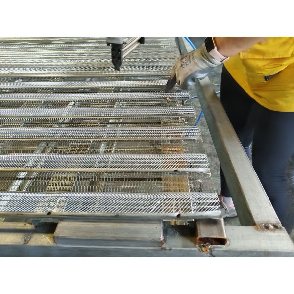 Galvanized Expanded Metal Mesh Cement Pouring Formwork for Swimming Pool Construction
