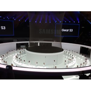 3D Holographic Projection System White Hologram Screen 80 Percent Transmittance