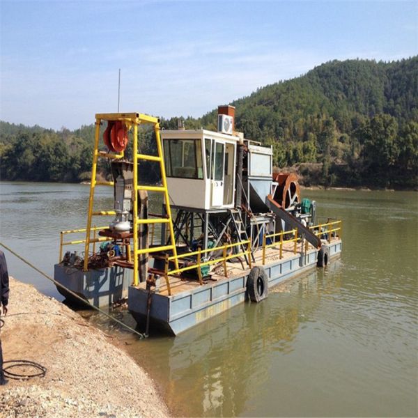 194KW Engine Amphibious Dredger for Weed Removal / Dirt Excavation