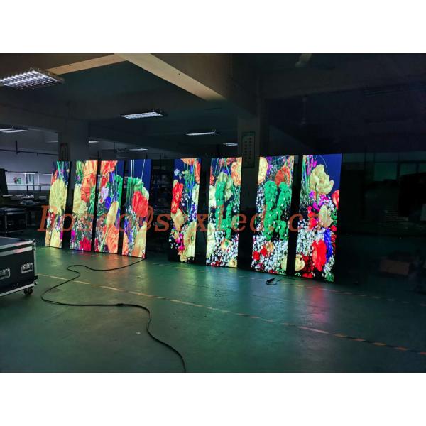 900cd/sqm Brightness P2.5/P3 LED Poster Display Video Advertising Stand Panel