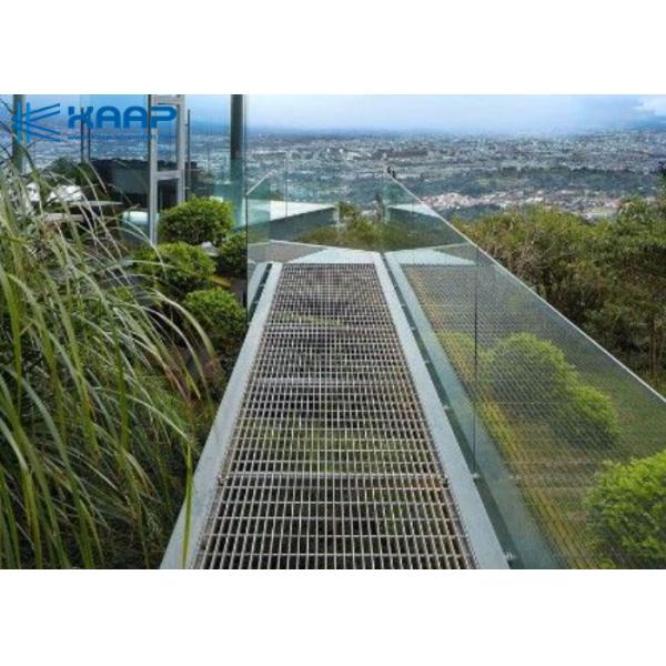 I Type Serrated Galvanized Steel Grating Low Carbon Q235 Material Strong Rust Resistance
