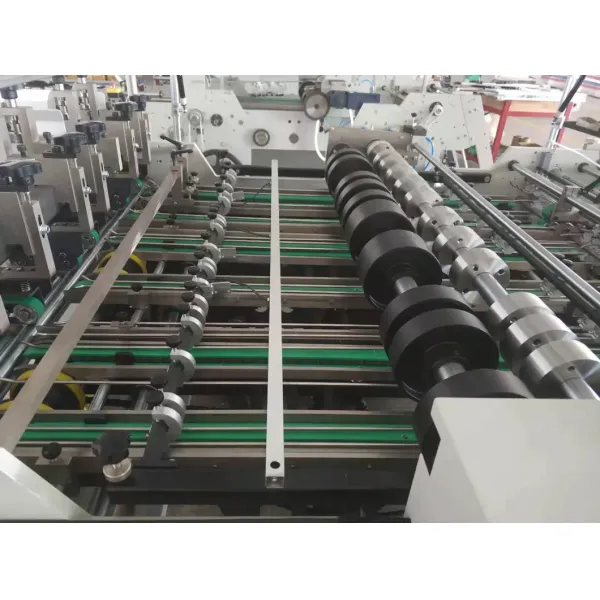 High Precision Triple Lanes Carton Erecting Machine with Servo Control System Model L1350/3-A