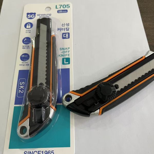 Multipurpose 18mm Snap Off Knife For Standard 18mm Blades