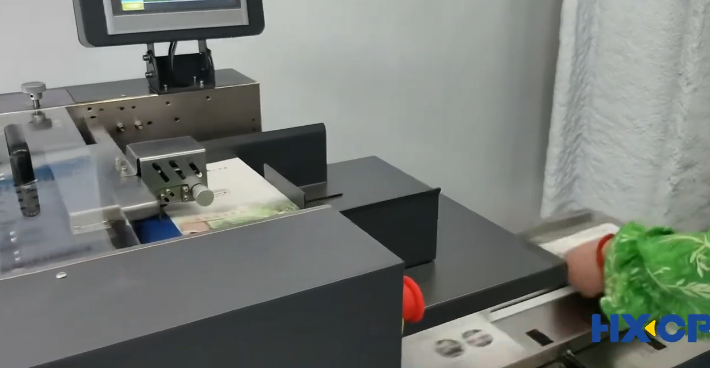 HX480P Covering Stitching Trimming Machine High Precision Saddle Stitching
