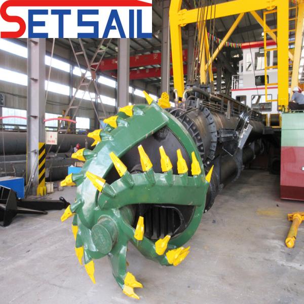 Full 20 Inch Cutter Suction Mud Dredger with 10mm Side Plate Thickness and Carriage
