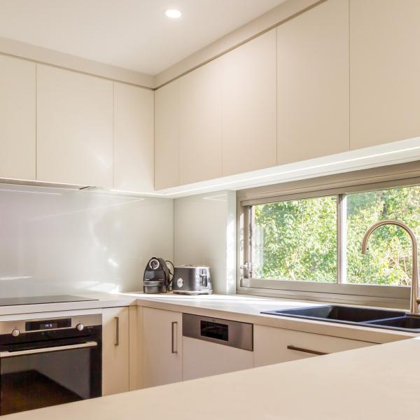 Matte Creamy White PVC Kitchen Cabinet U Shaped Kitchen Units