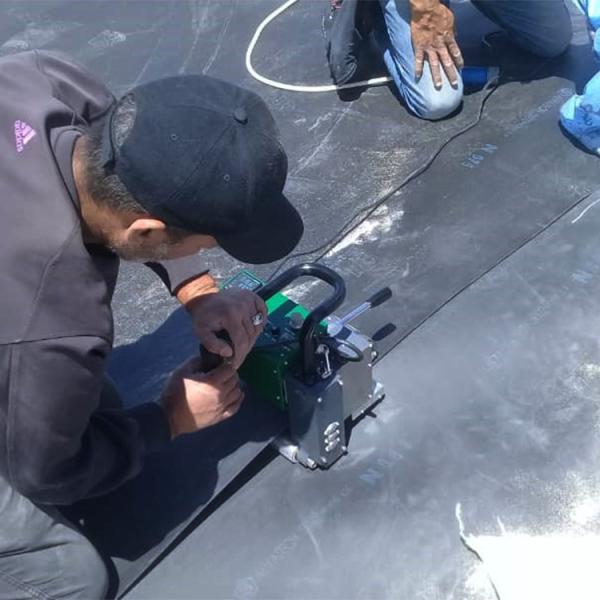 SWT-NS900D Hot Wedge Welding Machine 1800W for 1-3mm Geomembranes