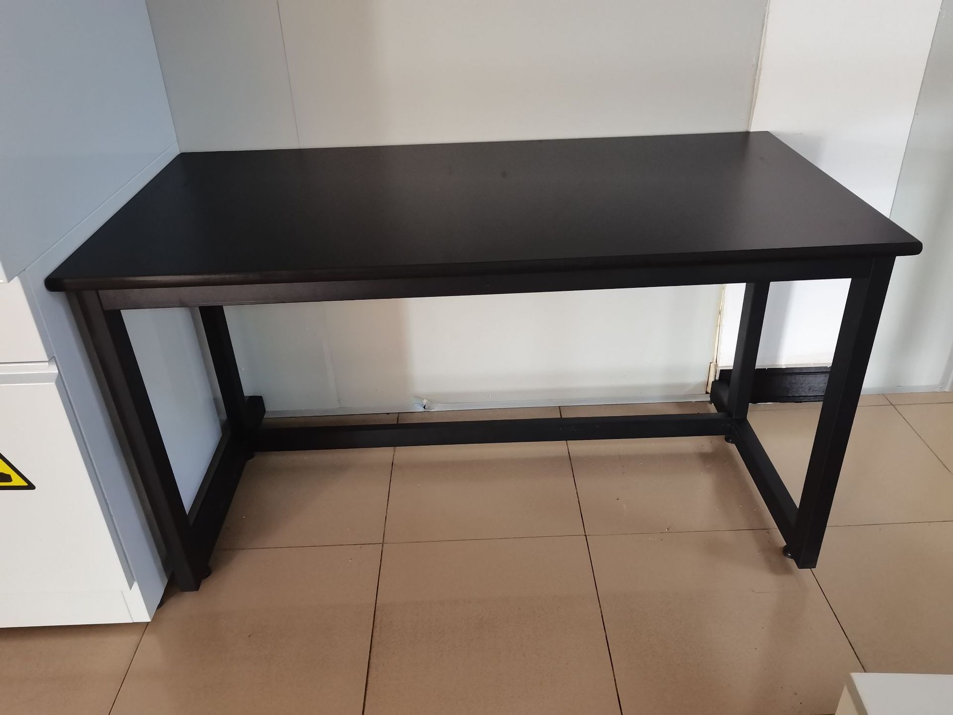Mechanical Classroom Lab Table Heavy Duty Triangle Computer Desk Space Saving For University