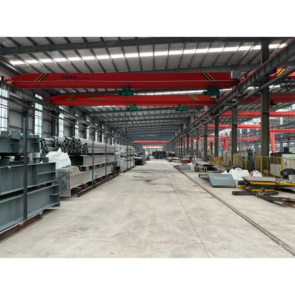 High Strength Long Span Fabricated Steel Structure Workshop With Overhead Crane System