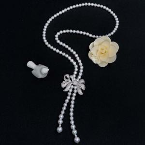 China Women White 8mm Shell Pearl Starnds Tassel Necklace with Cubic Zirconia Bow Charm (SN702141) on sale