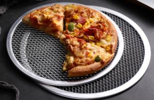 China High Strength Round Aluminum Pizza Screen Mesh Baking Tray Mesh 6 Inch 22 Inch on sale