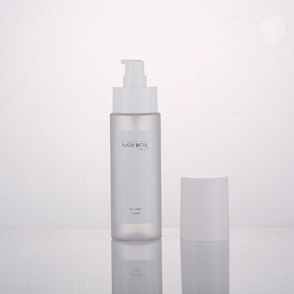 8 Oz Fine Mist Spray Bottle , Refillable Cosmetic Spray Pump Bottle