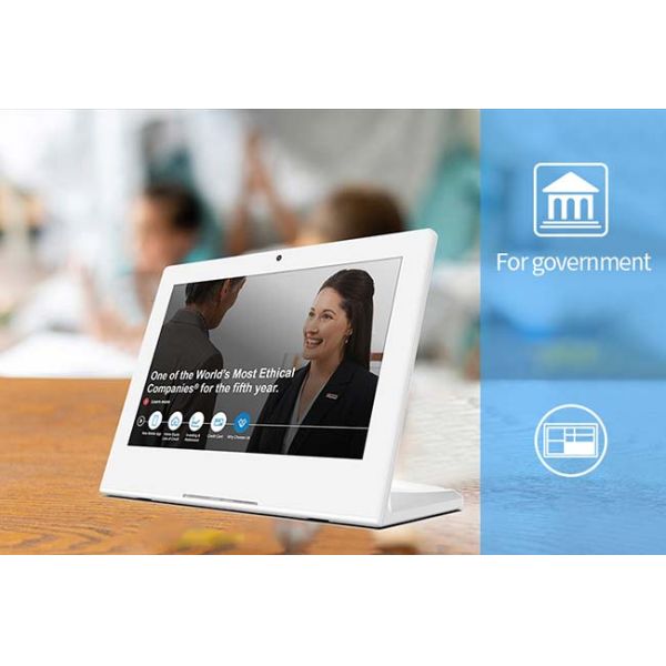 Capacitive touch Reception Digital Signage 250cdm2 With 2MP Front Camera