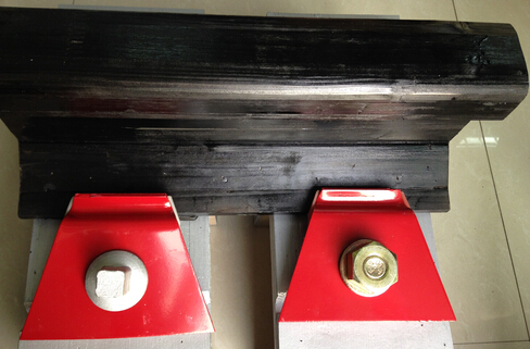 Hot Dip Galvanized Rail Fastening System With Rail Insulator / Screw Spike