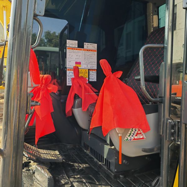 Used Crawler Excavator construction excavator /used KomatsuPC70-8 pc50 pc55 with cheap price /used excavators japan