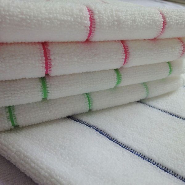 White 100% polyester bath towel
