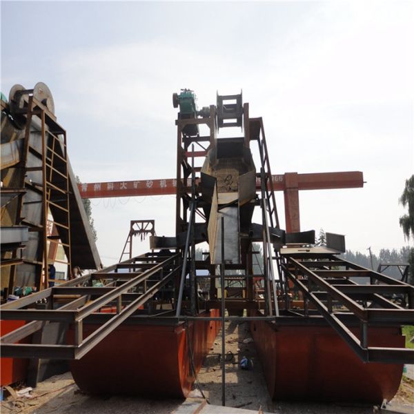Diesel Powered Bucket Chain Dredger 450m3/h for River Gold Mining