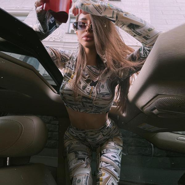 The new 2022 women's fashion casual suit collection women's long-sleeve US dollar printed top and pants can be customized logo